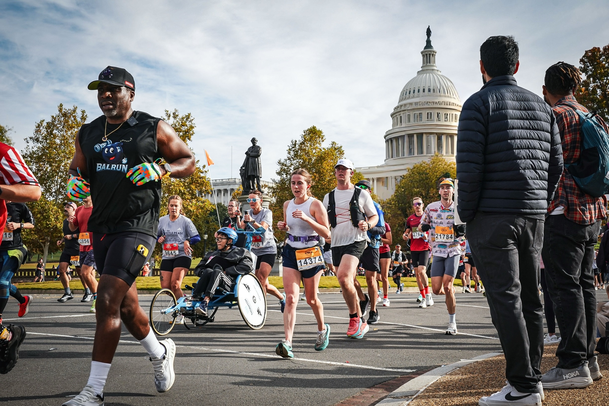 BALRUN run club heading out for a group run